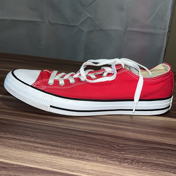 Red Converse sneakers - Picture 4 of 13